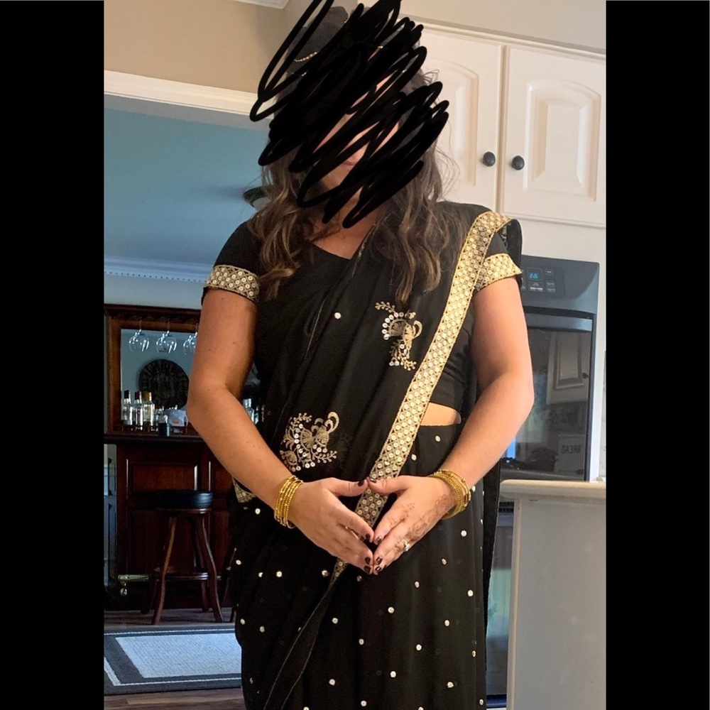 EUS woman’s Saree